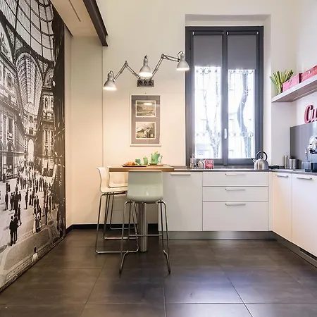 Hintown Domus Mac Mahon Apartment